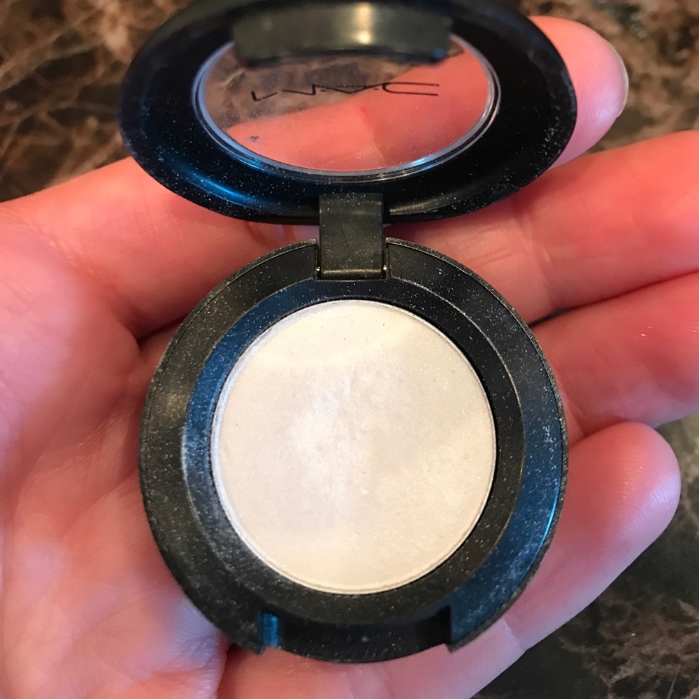 Mac Shadow