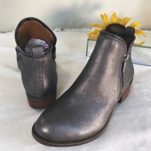 🆕Lucky Brand Silver Metallic Moto Boots