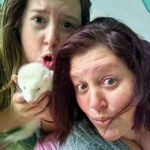 Meet your Posher, Crystal