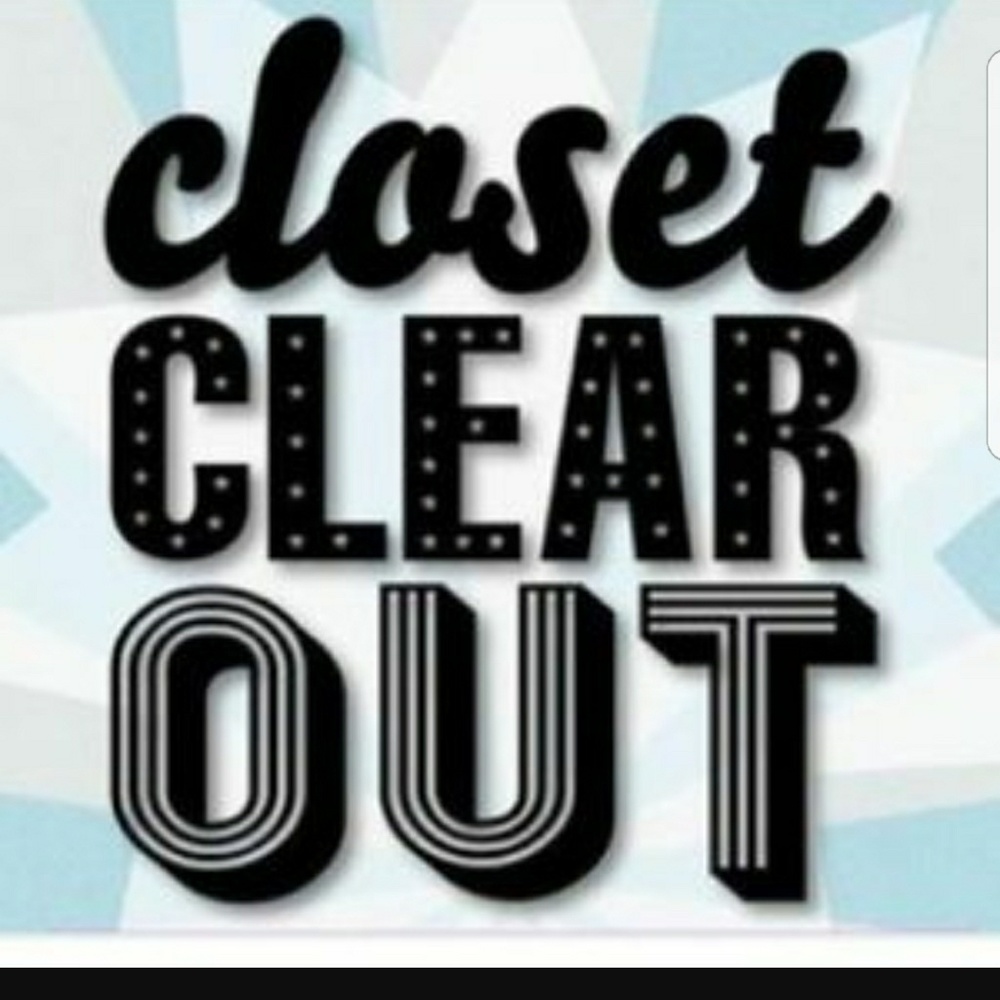 ❄️ LAST CHANCE Closet Clear Out Sale- Offers welcome!