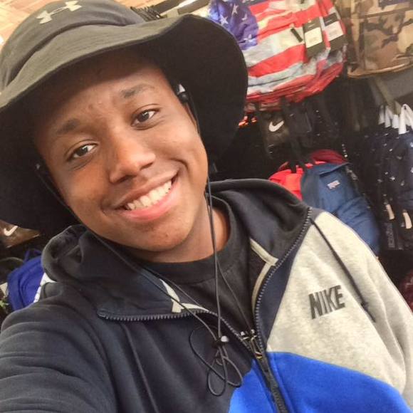 Meet your Posher, Miles - Picture 1 of 1