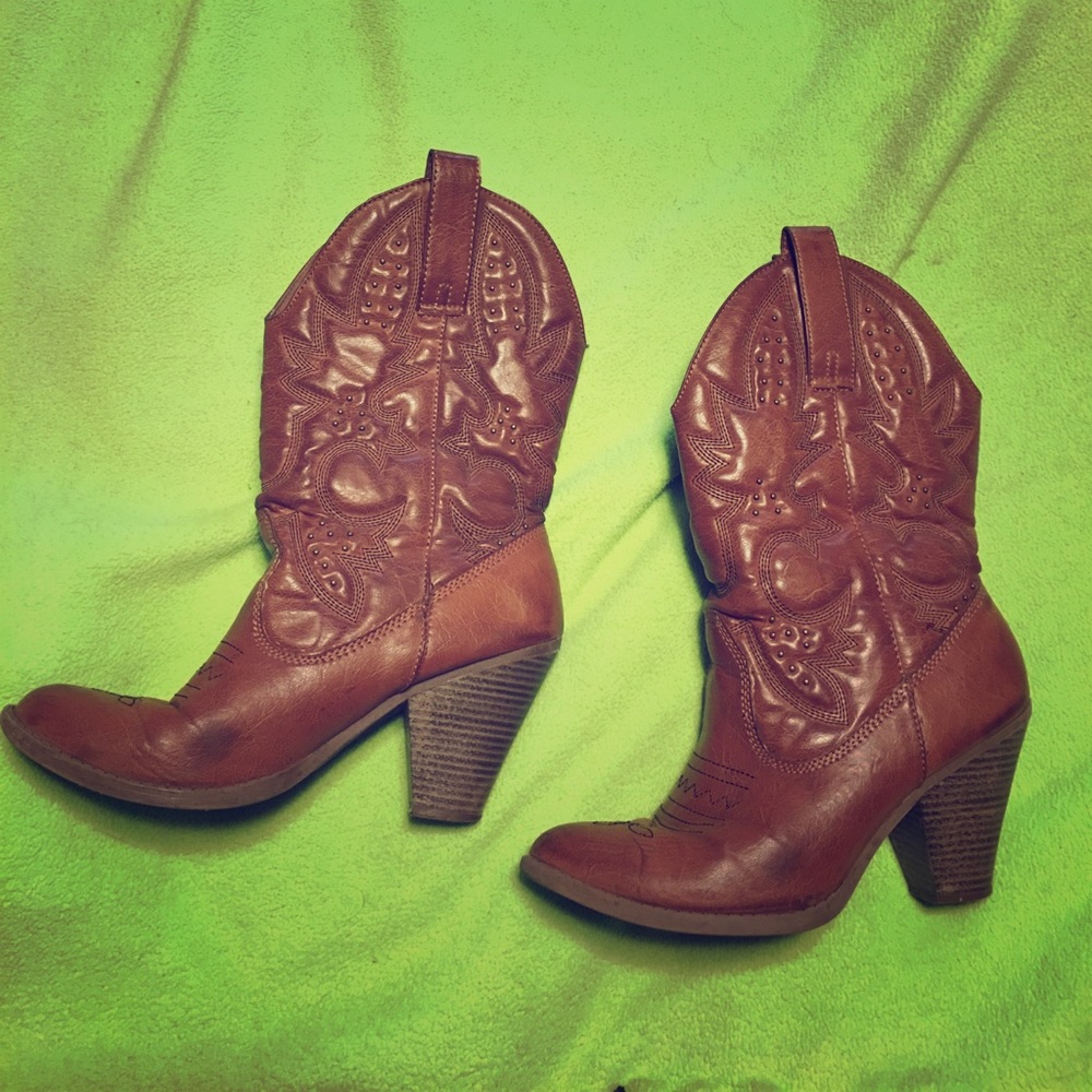 Heeled cowboy boots!