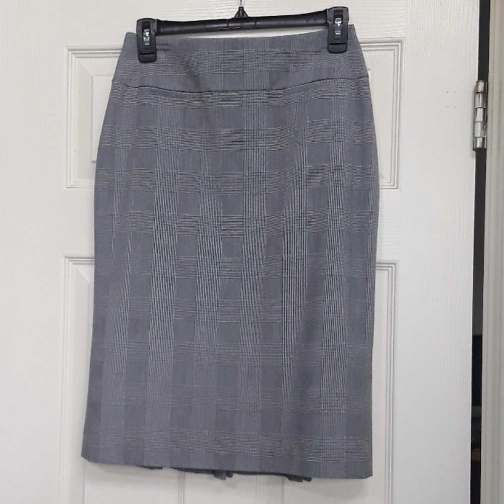 Houndstooth plaid pencil skirt