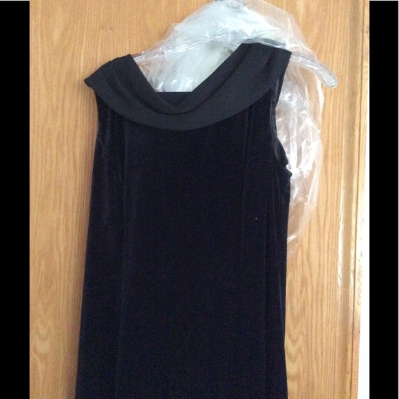 Cold water Creek black velvet dress - Picture 3 of 3