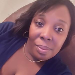 Meet your Posher, Leona