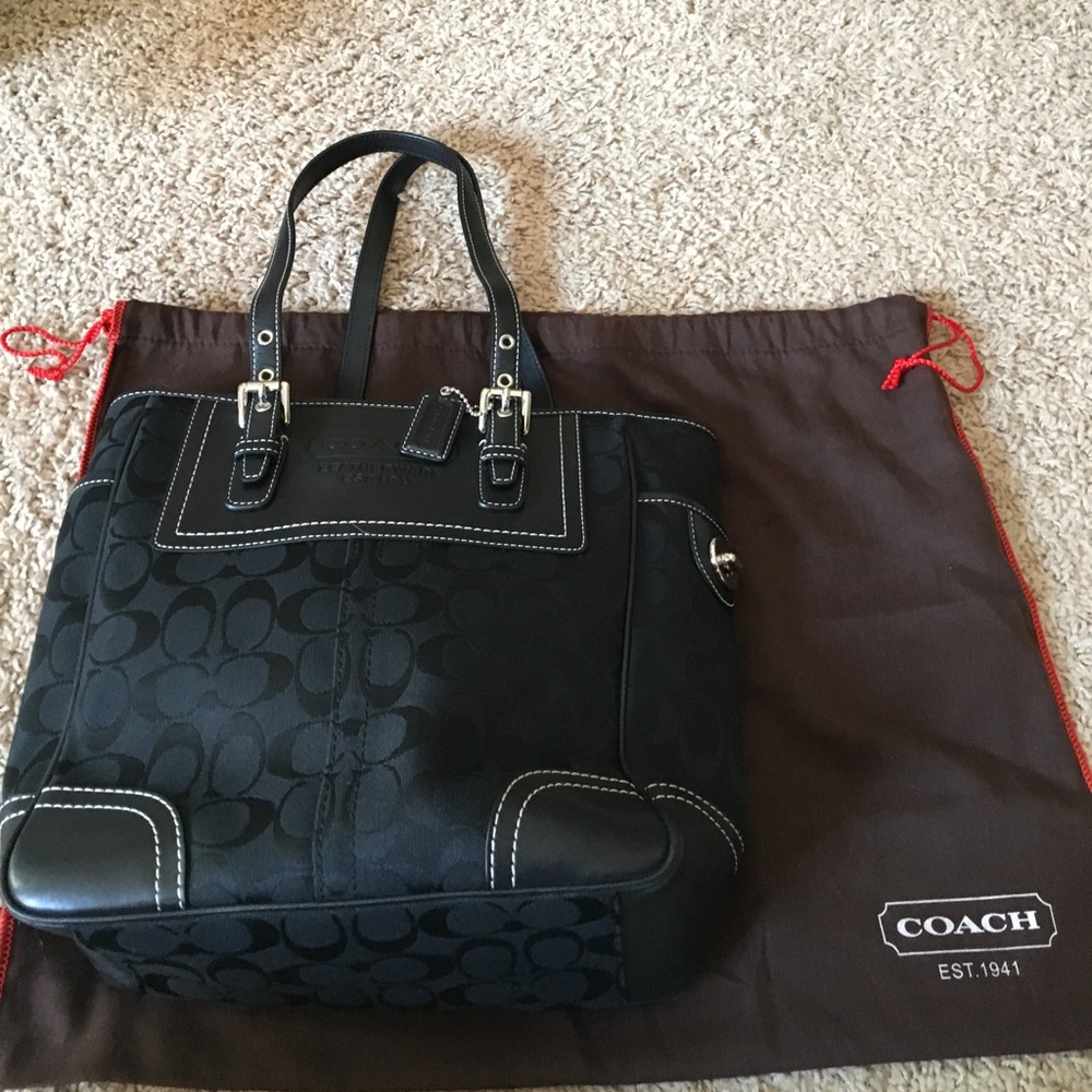 Beautiful Coach Signature Bag