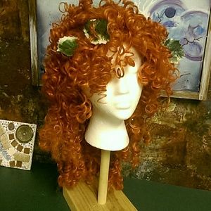 Halloween wig.