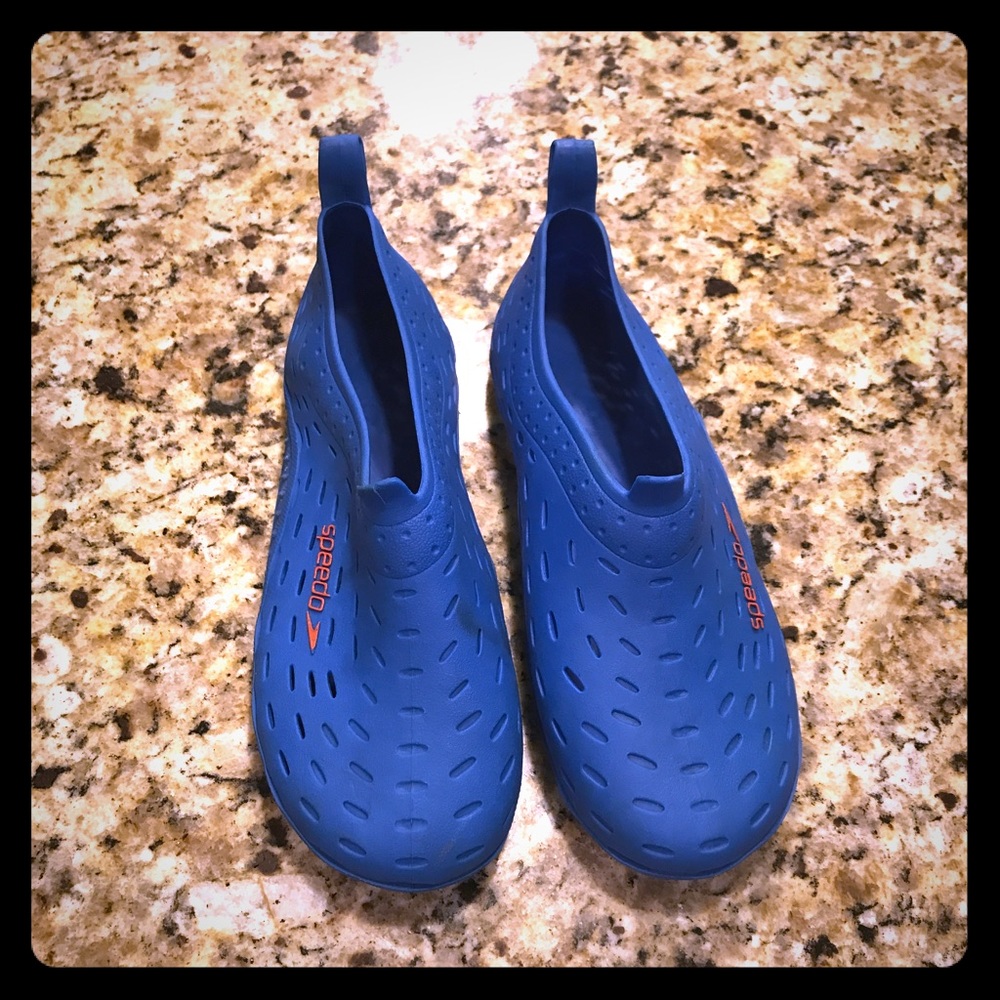 ‼️PRICE DROP‼️Boys Speedo Swim Shoes. Size 11/12.