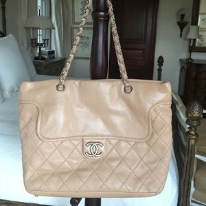 CHANEL handbag