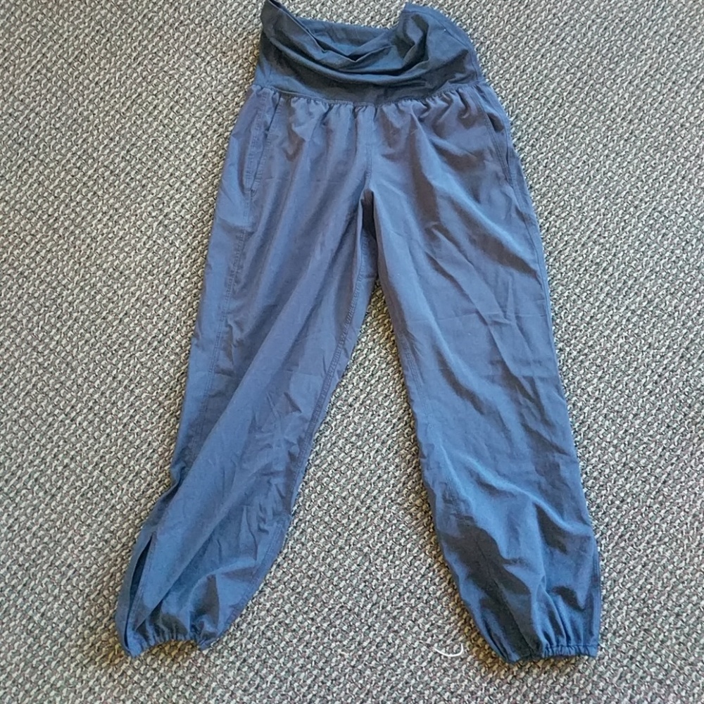 Lululemon loose fit crop pants