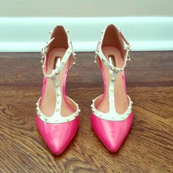 Never worn Halogen heels. - Picture 1 of 5