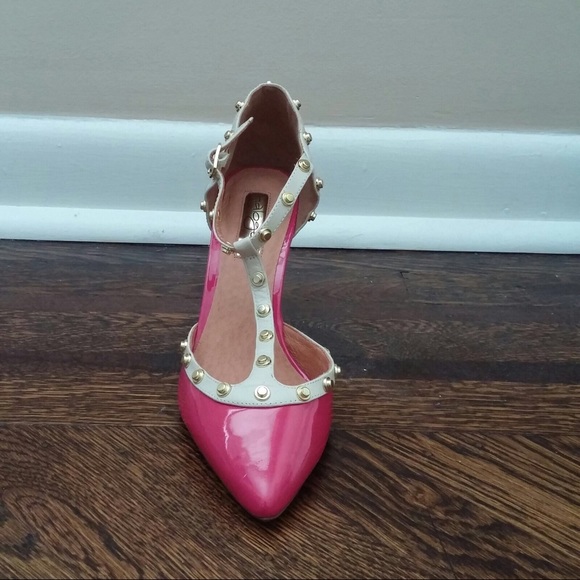 Never worn Halogen heels. - Picture 5 of 5