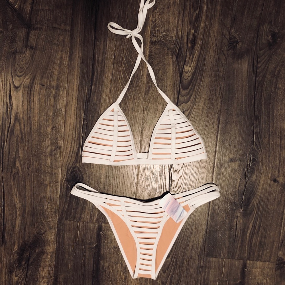 Forever 21 Ladder Cutout Bikini Set Size SMALL