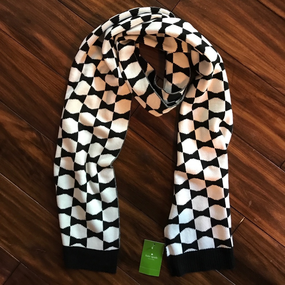FINAL PRICE 🎉 Kate Spade Muffler Black Off White