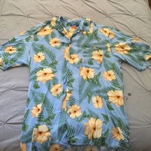 Medium Hawaii button up