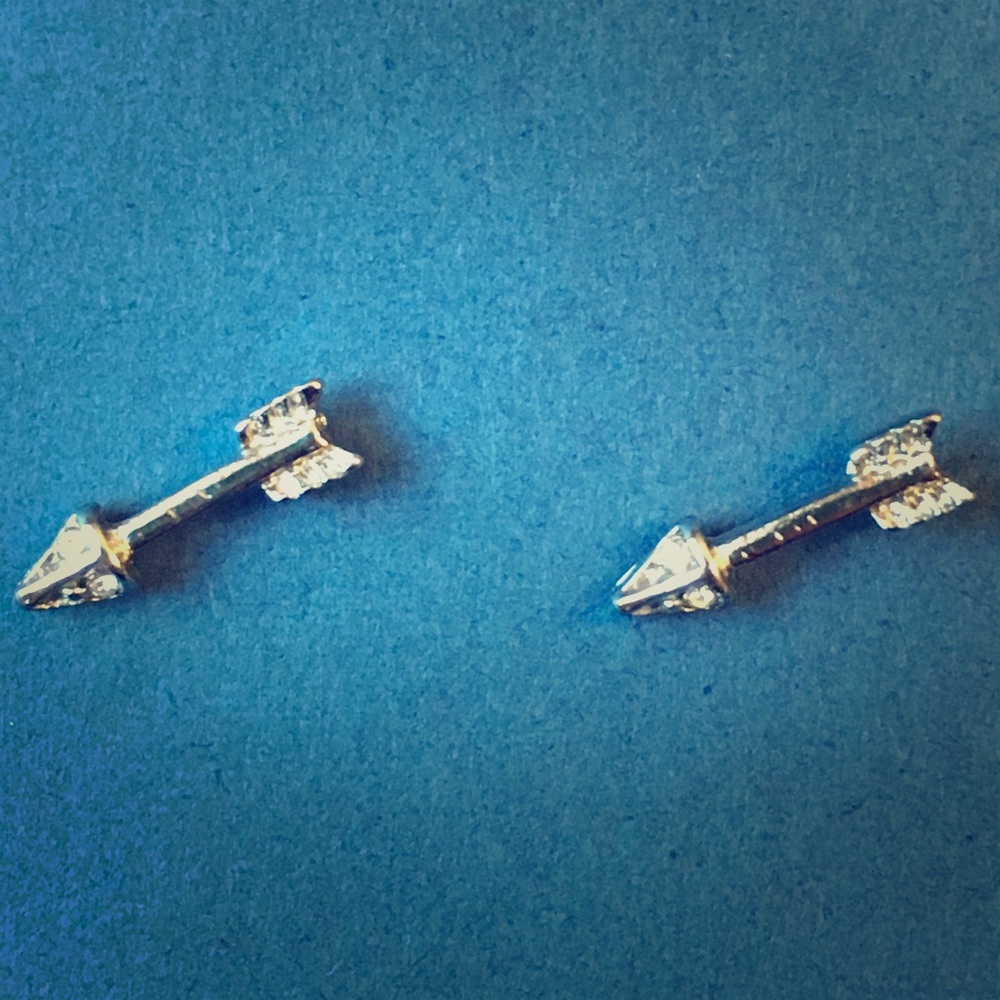 🏹A D O R A B L E Silver Arrow Post Earrings🏹