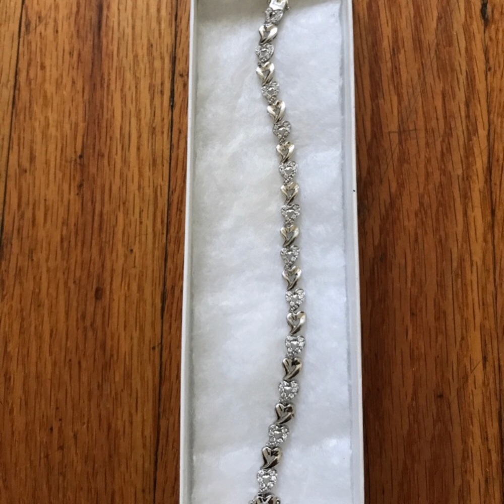 NWOT✨ sterling silver heart bracelet✨