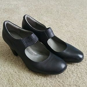 Born leather mary jane pumps