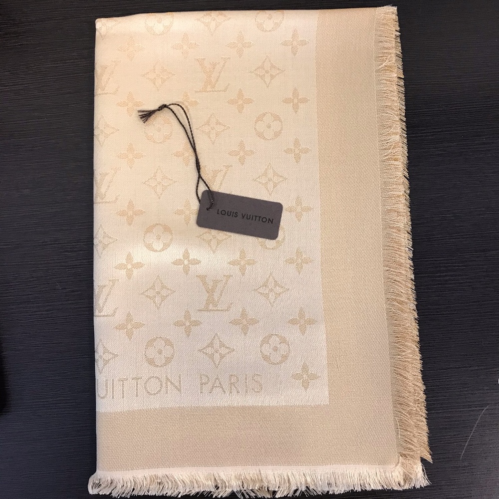 LOUIS VUITTON  LV Monogram Shawl