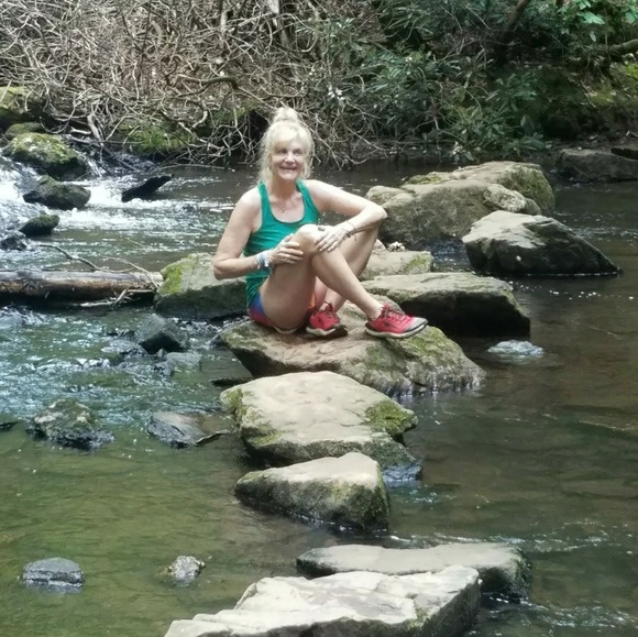 Meet your Posher, Leah - Picture 4 of 8