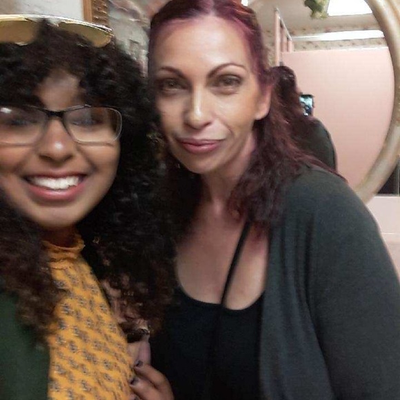 Meet your Posher, Arianna - Picture 2 of 2