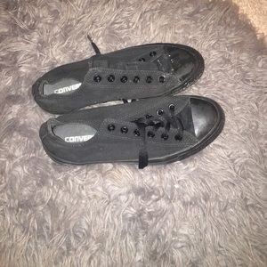 Black low top converse