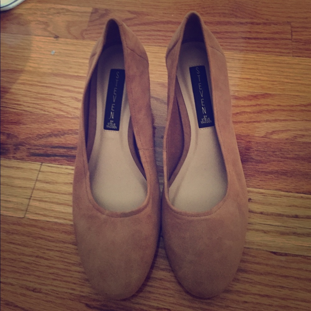 NWOT Steve Madden suede camel block heel