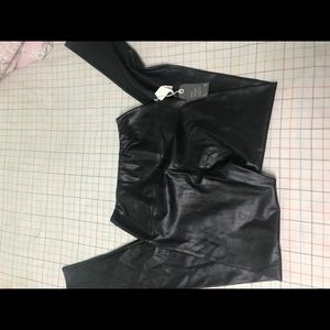 Stretch leather leggings