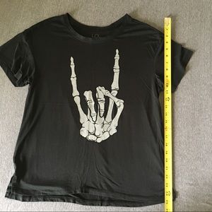 Tops - NEW Metal 🤘🏻 Skeleton T-Shirt Tops - NEW Metal 🤘🏻 Skeleton T-Shirt