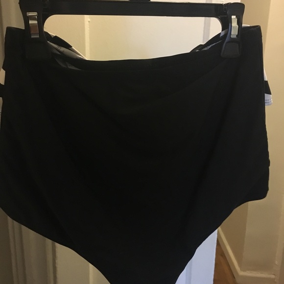 MARILYN MONROE HIGHWAISTED SWIMSUIT! 🏊‍♀️🏄‍♀️👙 - Picture 2 of 2