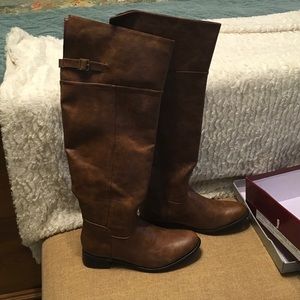 Breckelle’s Size 11 Women’s over the knee boot