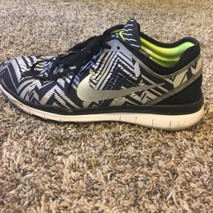 NIKE FREE TR FIT 5