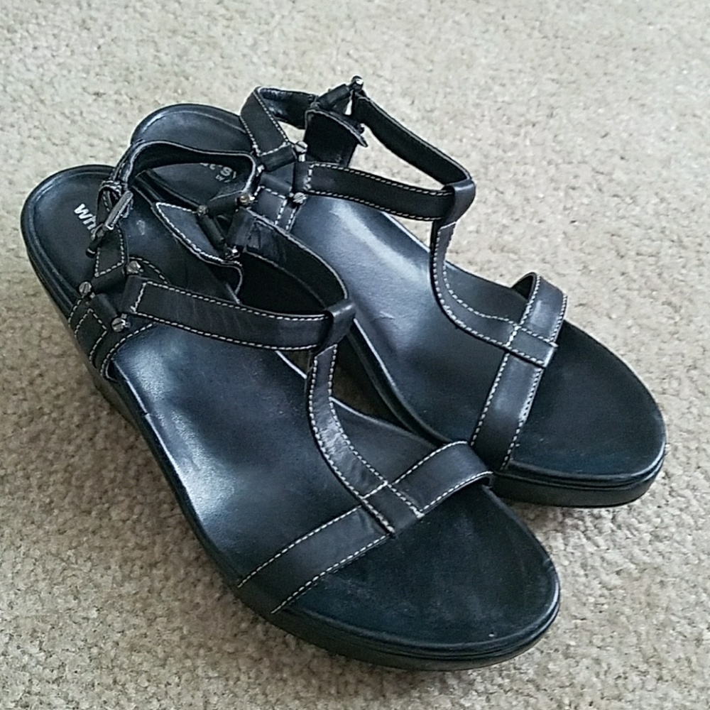 Aerosoles wedge heel sandals