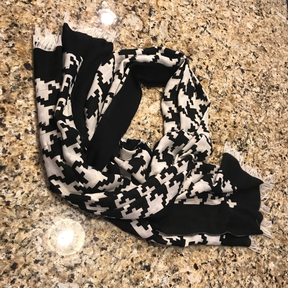 Black and White Scarf.