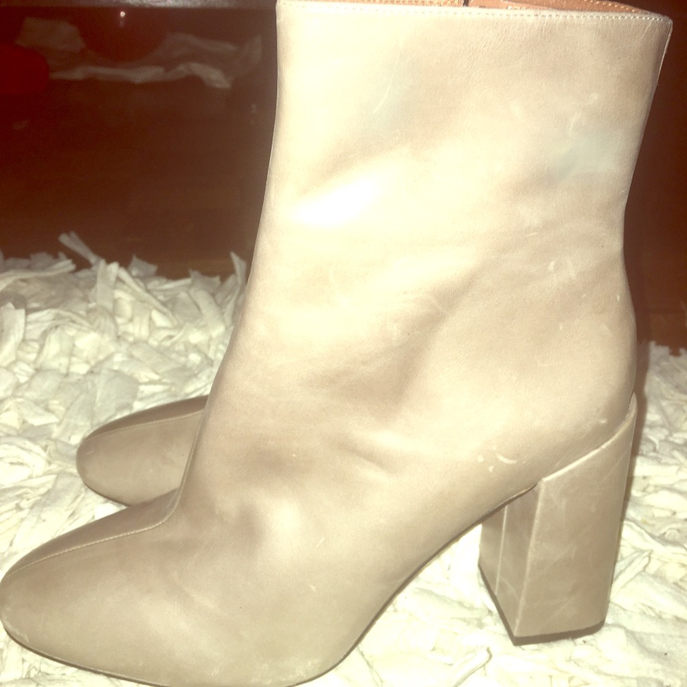 Gianni Bini Leather Ankle Boots✨
