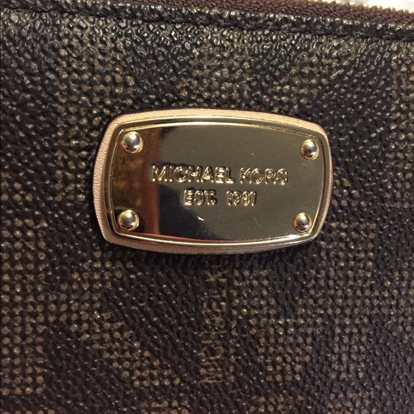 ‼️SOLD‼️ Authentic Michael Kors wallet - Picture 2 of 8