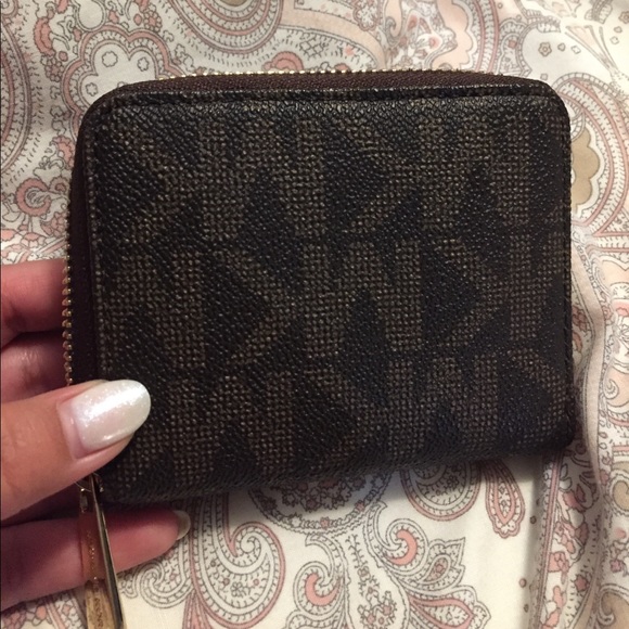 ‼️SOLD‼️ Authentic Michael Kors wallet - Picture 4 of 8