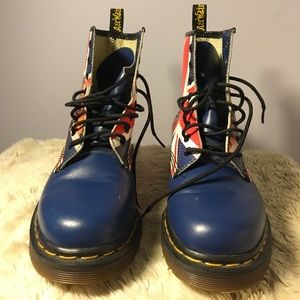 MADE IN ENGLAND DR. MARTENS