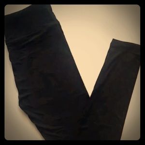Solid black LuLaRoe leggings TC brand NEW