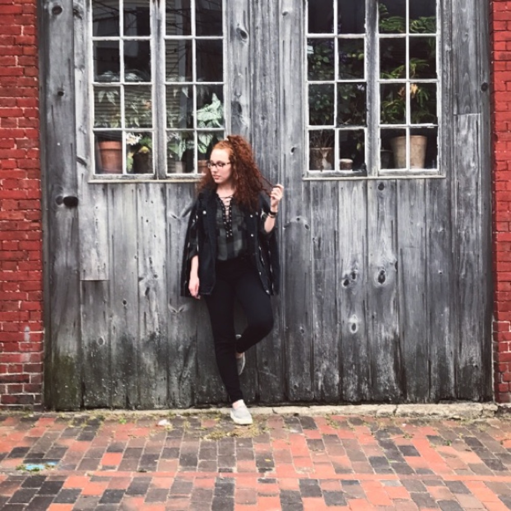 Meet your Posher, Caitlin