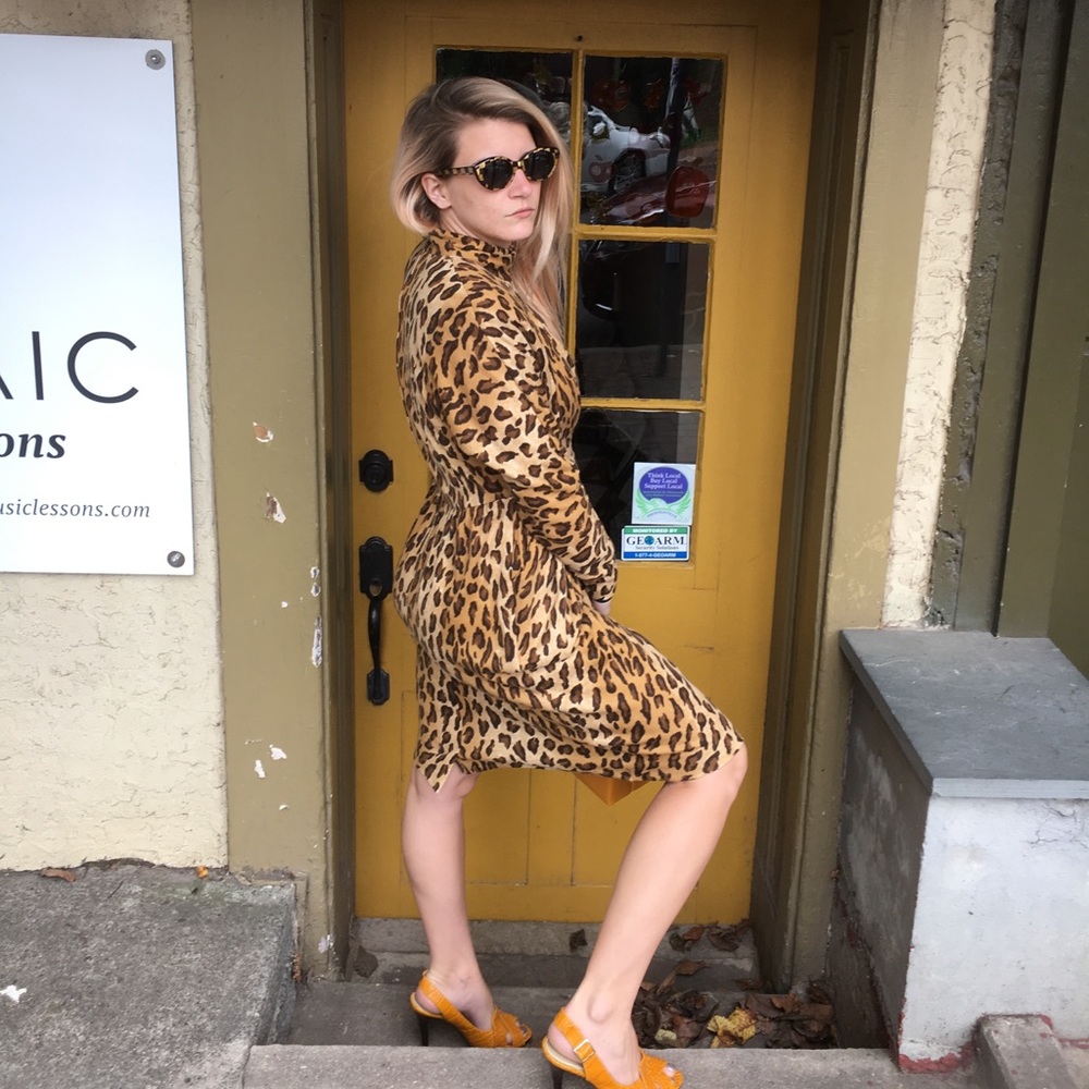 Vintage leopard dress πPM Editor pick π SALE π - Picture 3 of 8