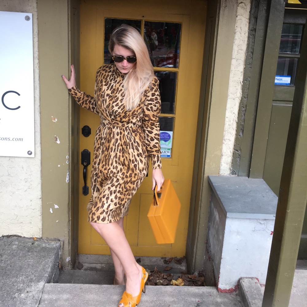 Vintage leopard dress πPM Editor pick π SALE π - Picture 5 of 8