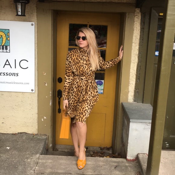 Vintage leopard dress 🎉PM Editor pick 🎉 SALE 🎉 - Picture 4 of 8