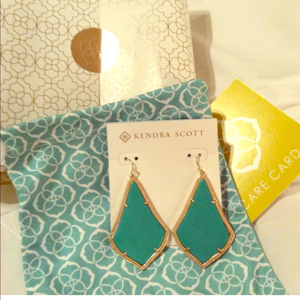 NWT Kendra Scott earrings
