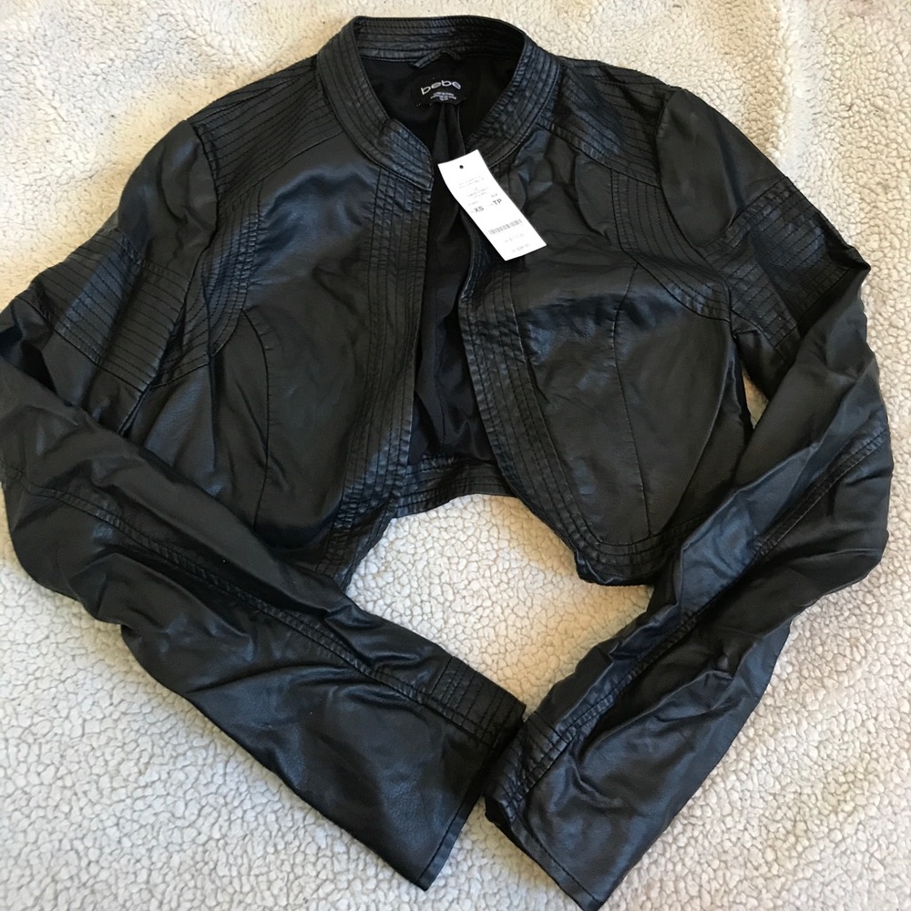 Bebe BNWT black Crop leatherette jacket XS