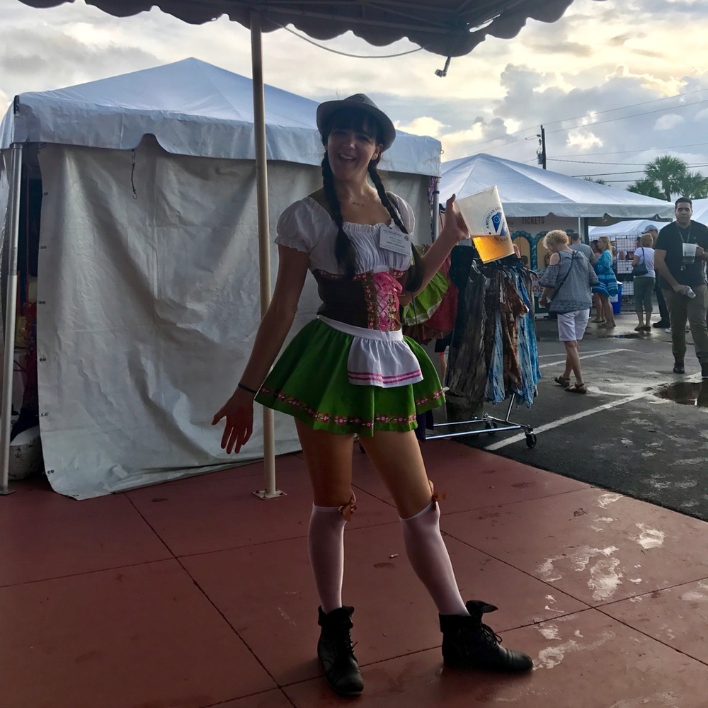 Oktoberfest beer girl costume