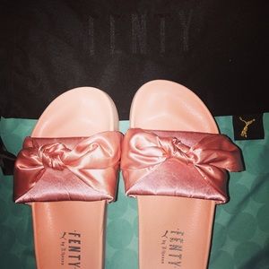 FENTY PUMA by Rihanna Bow Slide