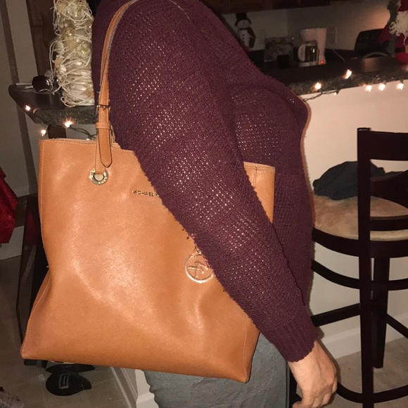 Authentic Michael Kors bag - Picture 8 of 8