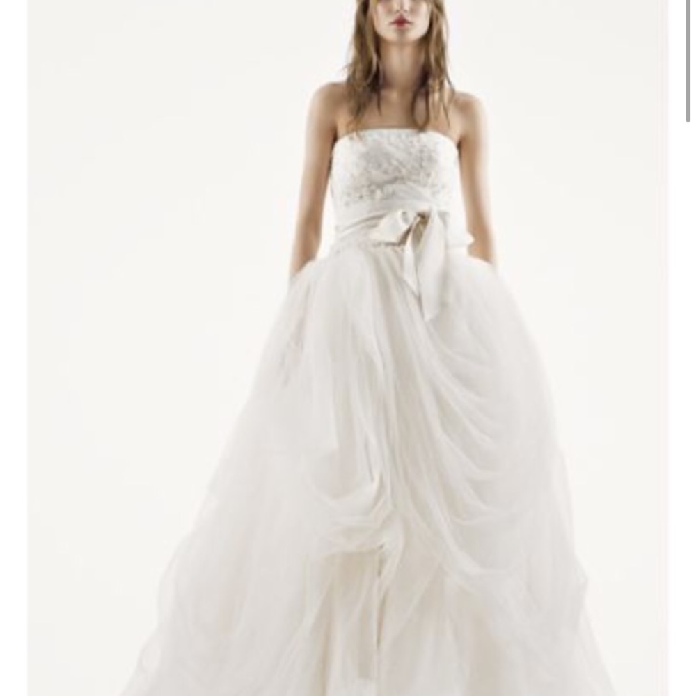 Vera Wang White wedding gown sz 12