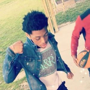 Meet your Posher, Dee